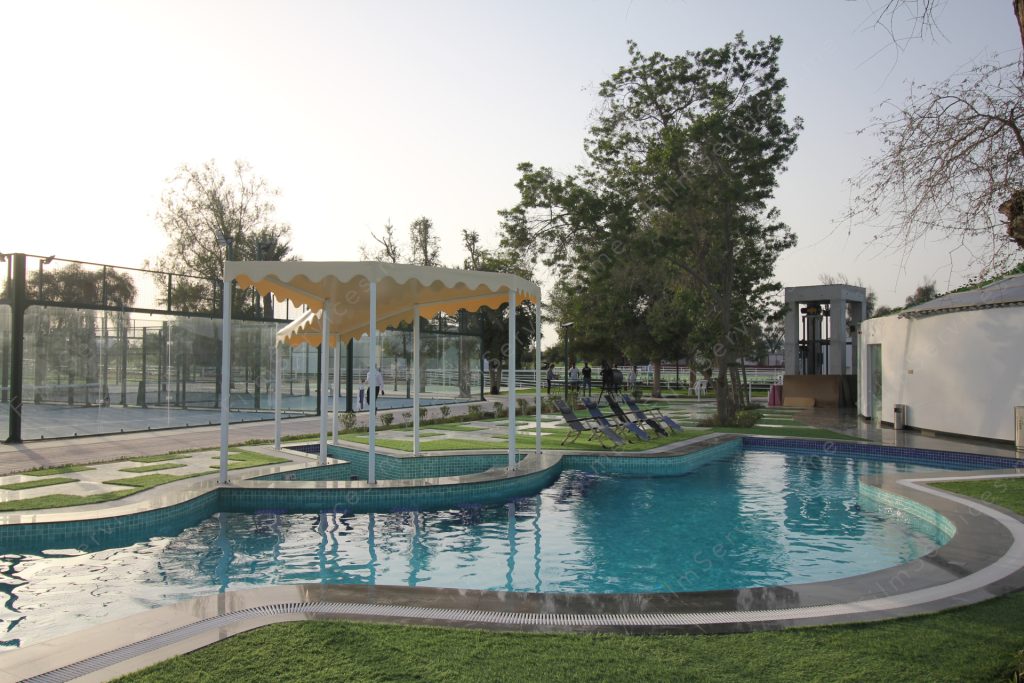 Country Club swimming Pool